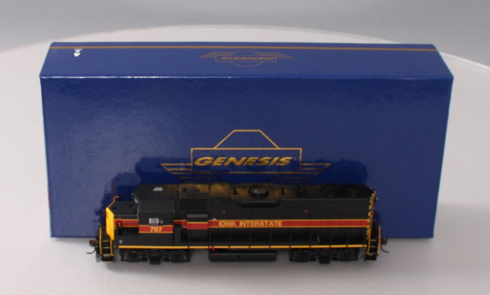 Athearn G40837 HO Iowa Interstate GP38-2 Phase I Diesel Locomotive #707 LN/Box