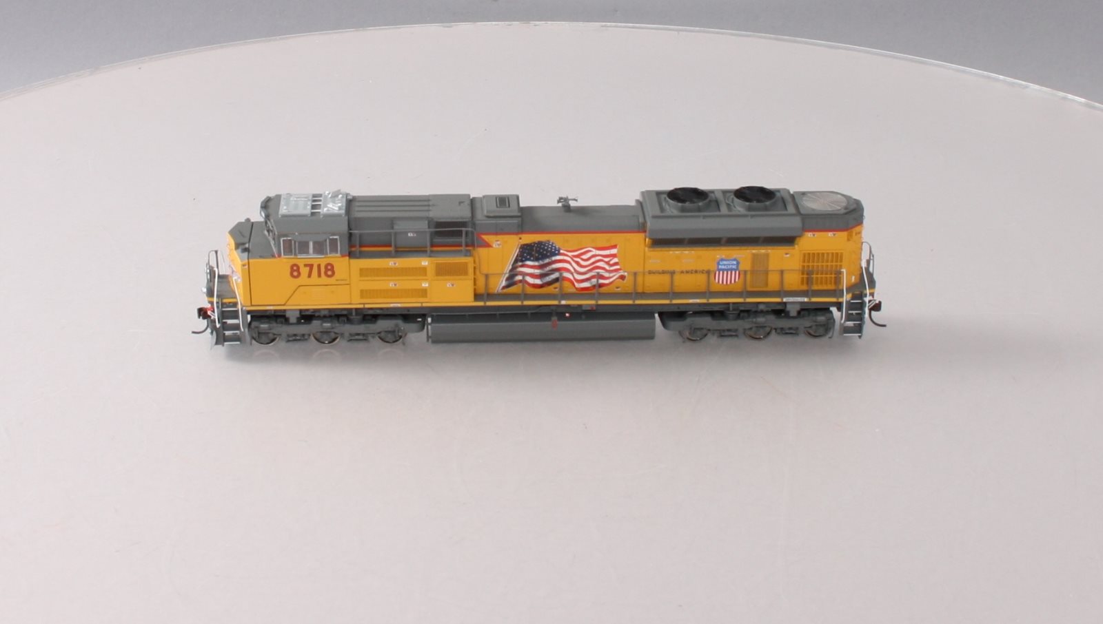 Athearn G68811 HO Union Pacific SD70ACe Diesel Locomotive w/DCC & Sound #8718