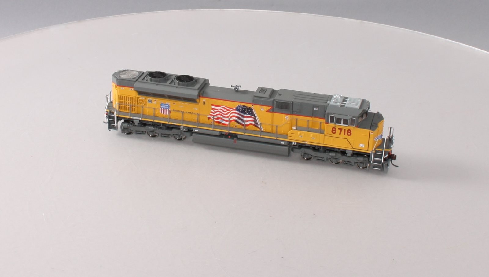 Athearn G68811 HO Union Pacific SD70ACe Diesel Locomotive w/DCC & Sound #8718
