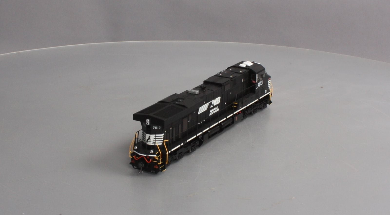 Athearn G83023 HO Norfolk Southern Ready-to-Run ES40DC Diesel Locomotive #7513