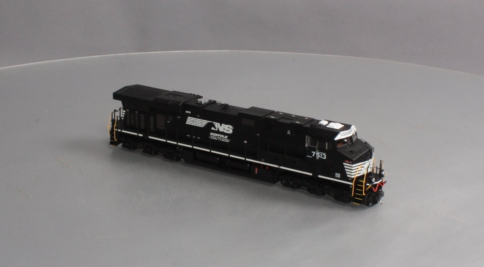 Athearn G83023 HO Norfolk Southern Ready-to-Run ES40DC Diesel Locomotive #7513
