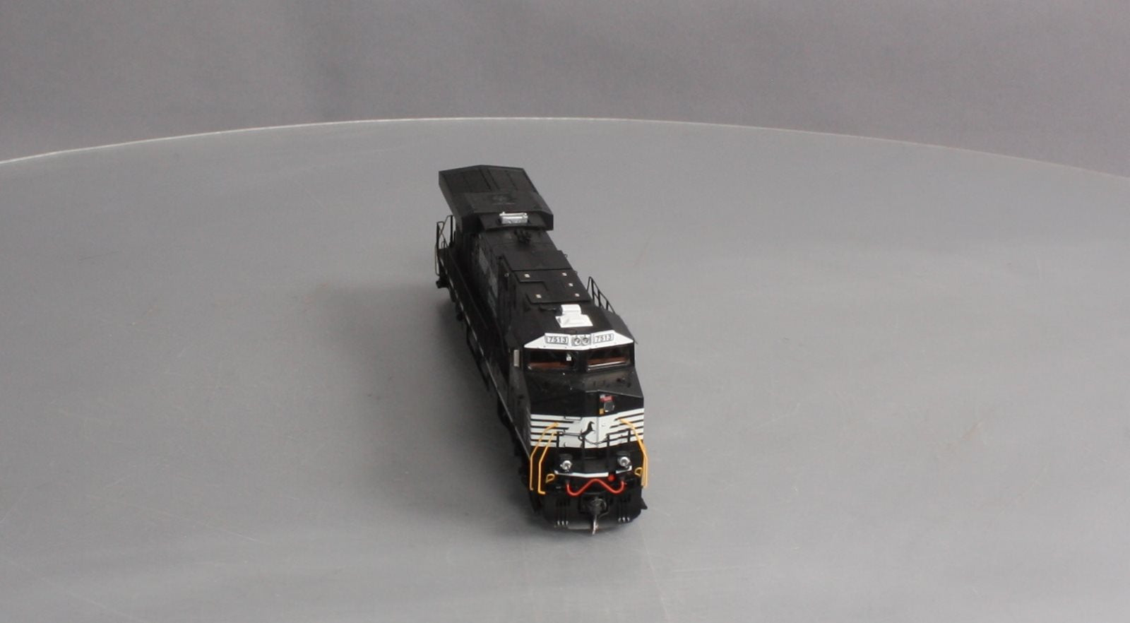 Athearn G83023 HO Norfolk Southern Ready-to-Run ES40DC Diesel Locomotive #7513
