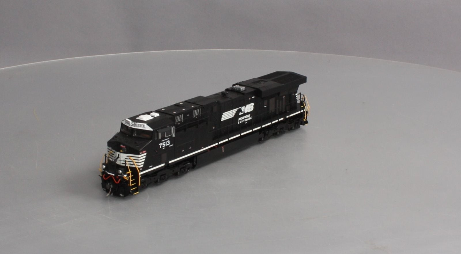 Athearn G83023 HO Norfolk Southern Ready-to-Run ES40DC Diesel Locomotive #7513