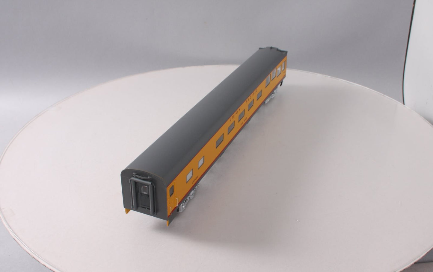 Lionel 6-84232 O Gauge Union Pacific  21" "Fox River" Theater Car #420 w Camera