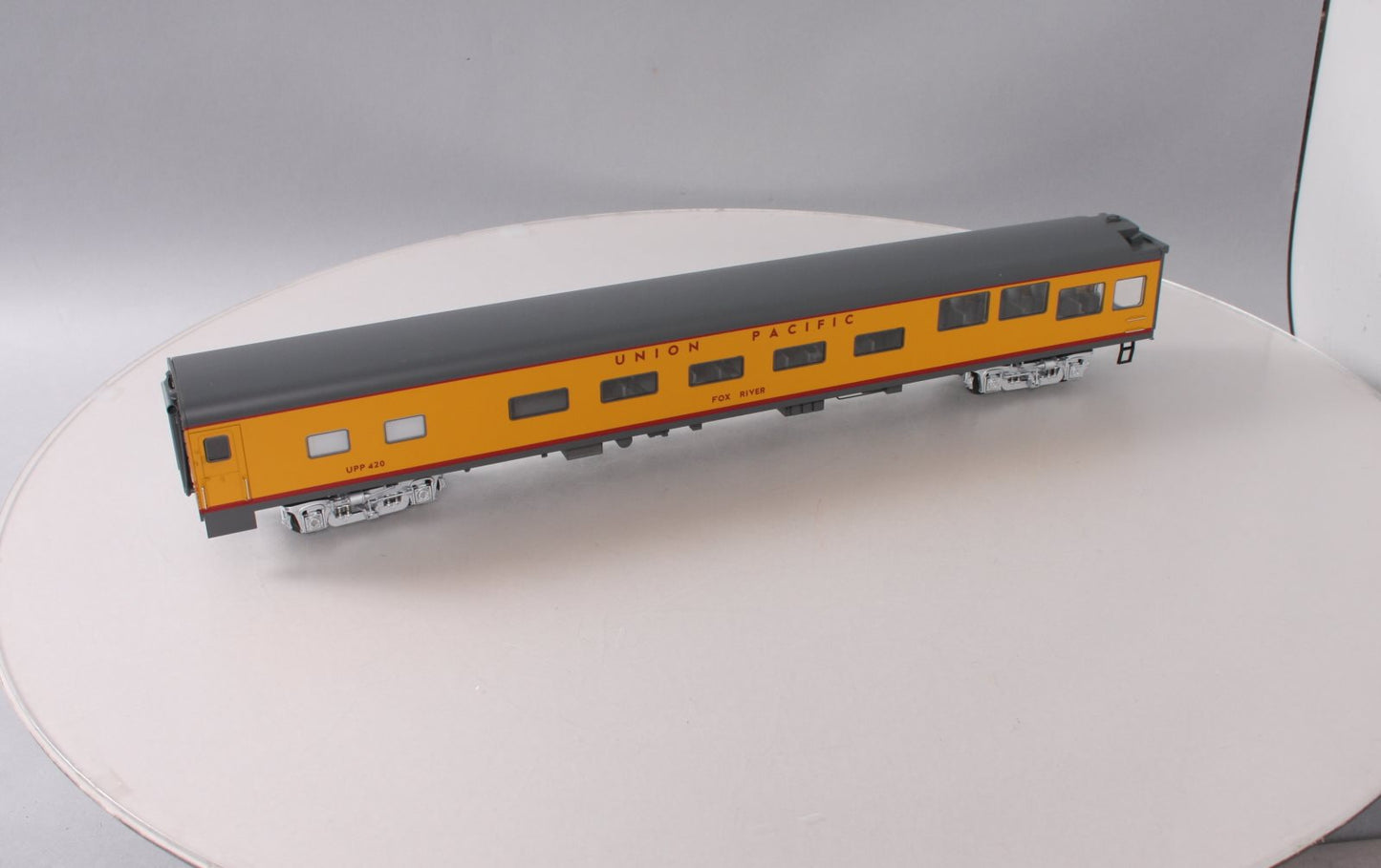 Lionel 6-84232 O Gauge Union Pacific  21" "Fox River" Theater Car #420 w Camera