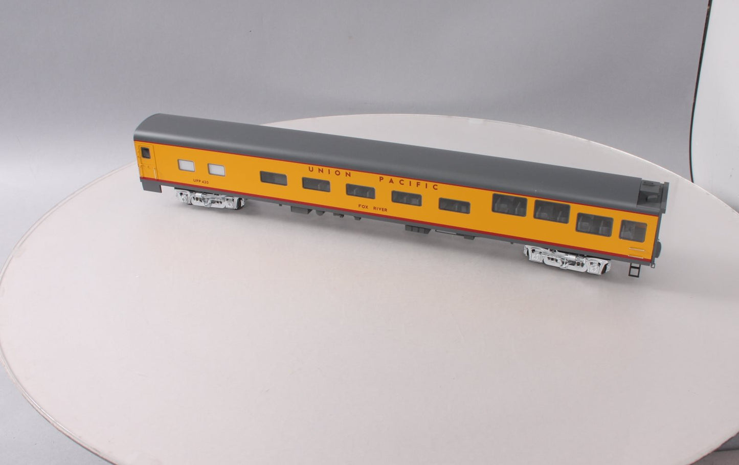 Lionel 6-84232 O Gauge Union Pacific  21" "Fox River" Theater Car #420 w Camera