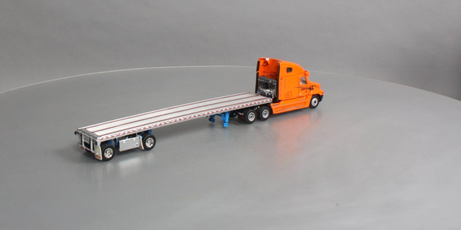 Sword Models SW3002-SCH 1:50 Schneider Tractor w/East 48' Flat Bed Trailer
