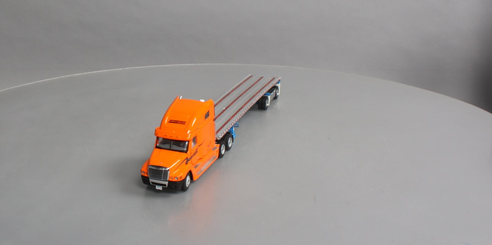 Sword Models SW3002-SCH 1:50 Schneider Tractor w/East 48' Flat Bed Trailer
