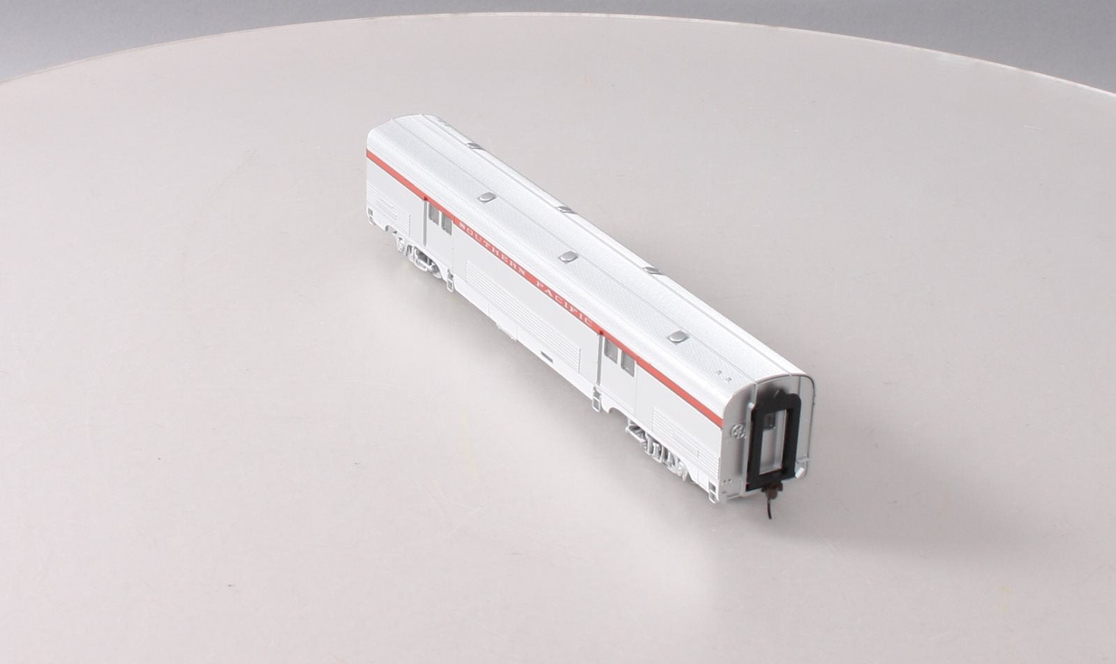 Walthers 932-6413 HO Scale Southern Pacific 73' Budd Baggage Car LN/Box