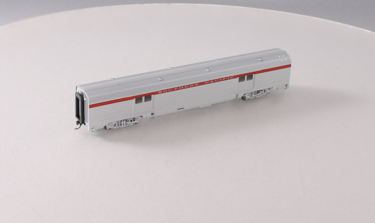 Walthers 932-6413 HO Scale Southern Pacific 73' Budd Baggage Car LN/Box