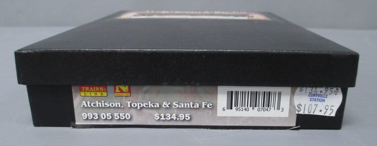 Micro-Trains 99305550 N ATSF Griffiti 3-Bay Covered Hopper (Set of 4)