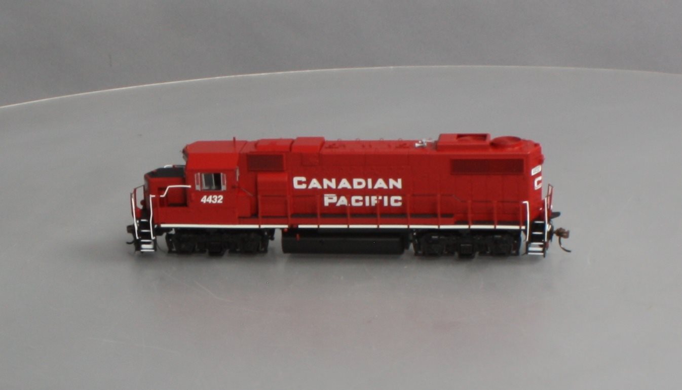 Athearn G65682 HO Scale Canadian Pacific GP38-2 Diesel Locomotive #4432