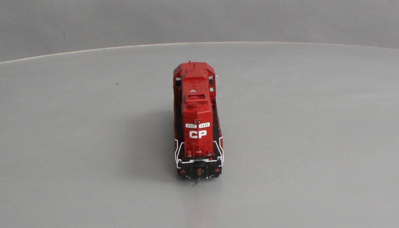 Athearn G65682 HO Scale Canadian Pacific GP38-2 Diesel Locomotive #4432