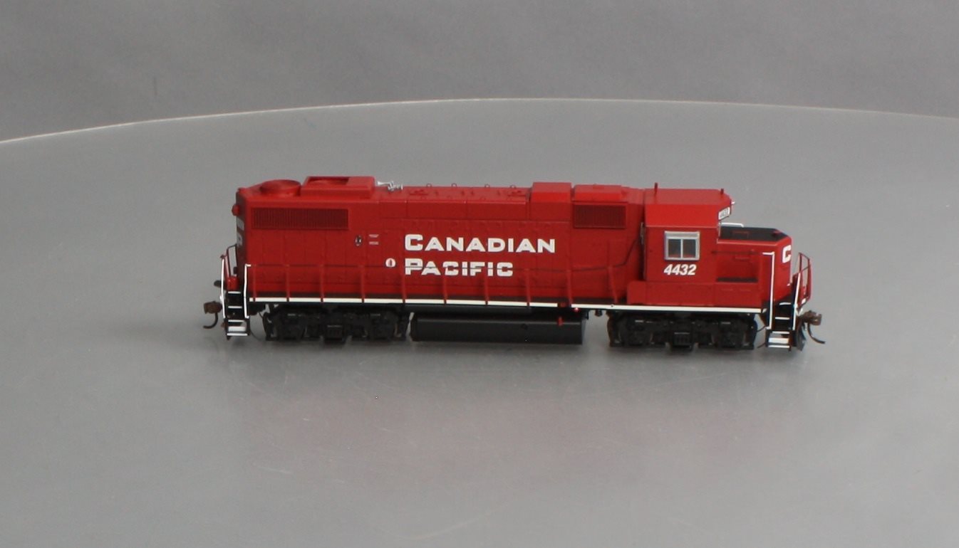 Athearn G65682 HO Scale Canadian Pacific GP38-2 Diesel Locomotive #4432