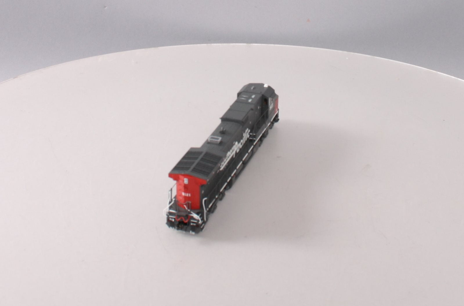 MTH 80-2307-1 HO Southern Pacific Dash-9 Diesel Engine with Proto-Sound 3 #8121