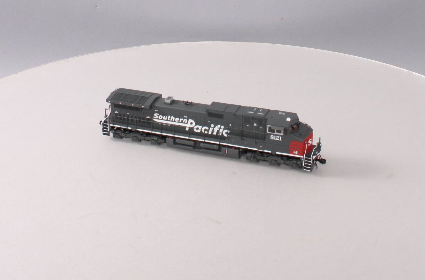 MTH 80-2307-1 HO Southern Pacific Dash-9 Diesel Engine with Proto-Sound 3 #8121