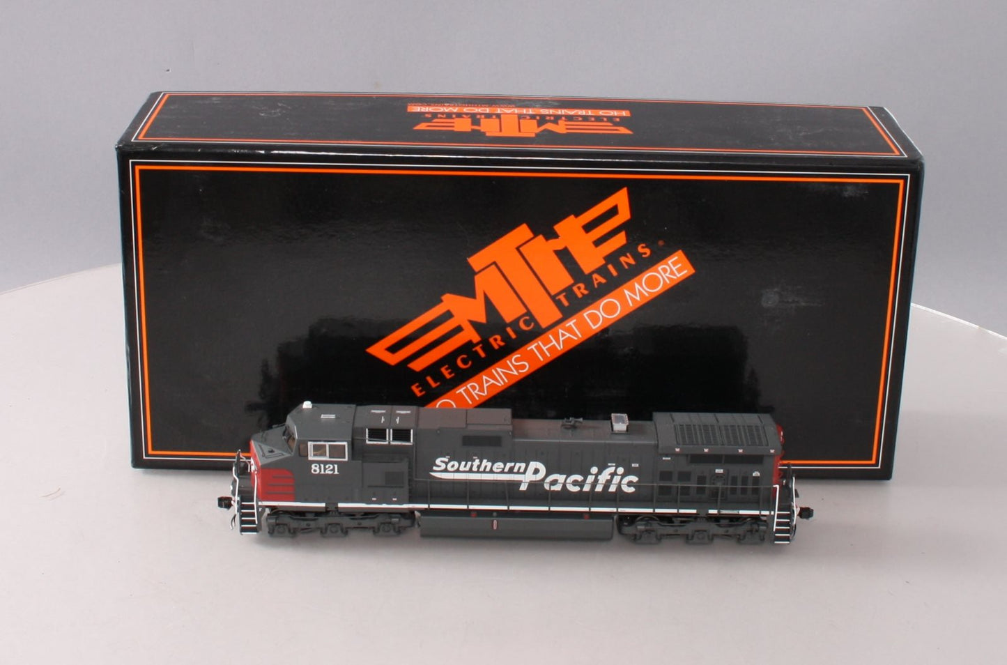 MTH 80-2307-1 HO Southern Pacific Dash-9 Diesel Engine with Proto-Sound 3 #8121