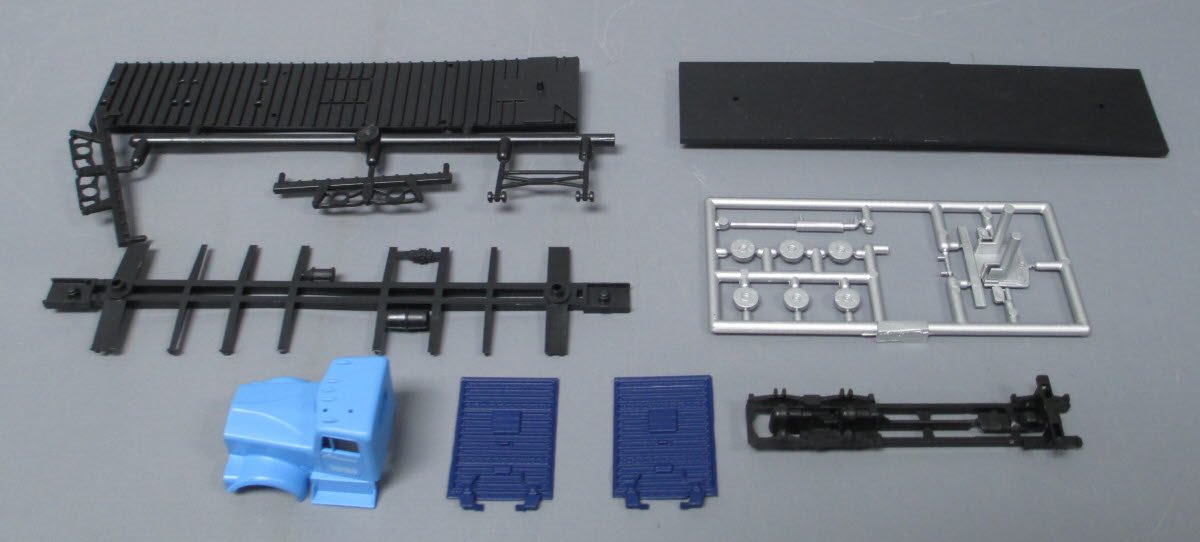 Athearn 2300 HO Special Edition Boxcar w/Tractor Trailer Kit (Set of 3)