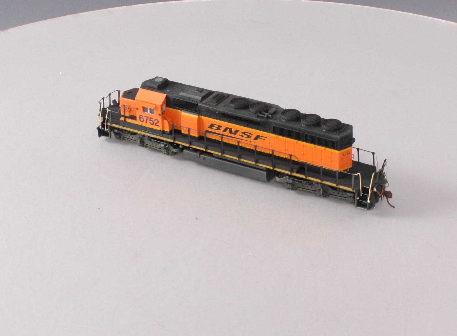 Kato 37-6614 HO BNSF Swoosh Logo SD40-2 Diesel Locomotive #6752 LN/Box