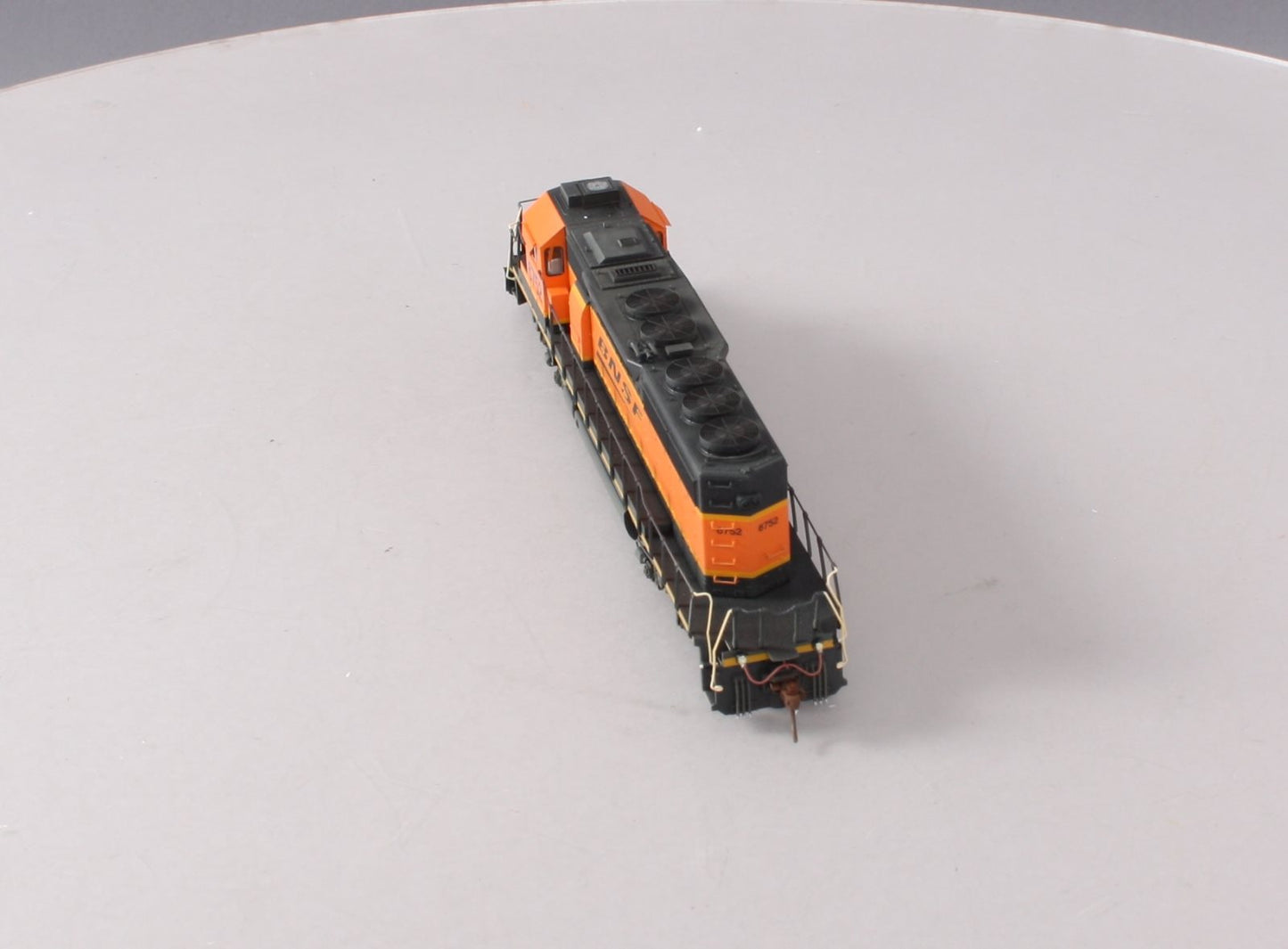 Kato 37-6614 HO BNSF Swoosh Logo SD40-2 Diesel Locomotive #6752 LN/Box