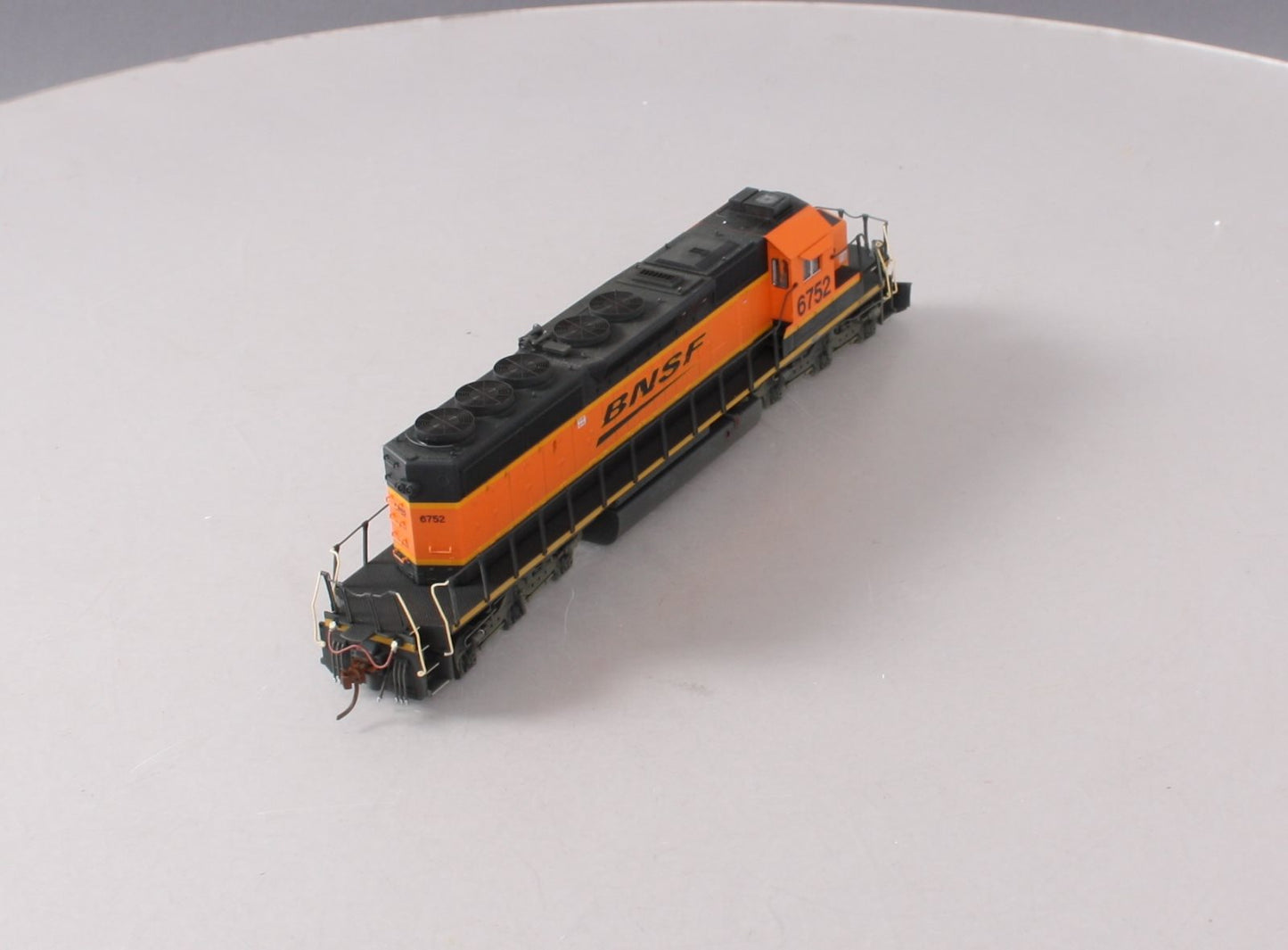 Kato 37-6614 HO BNSF Swoosh Logo SD40-2 Diesel Locomotive #6752 LN/Box