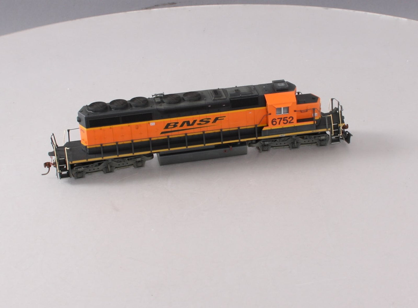 Kato 37-6614 HO BNSF Swoosh Logo SD40-2 Diesel Locomotive #6752 LN/Box