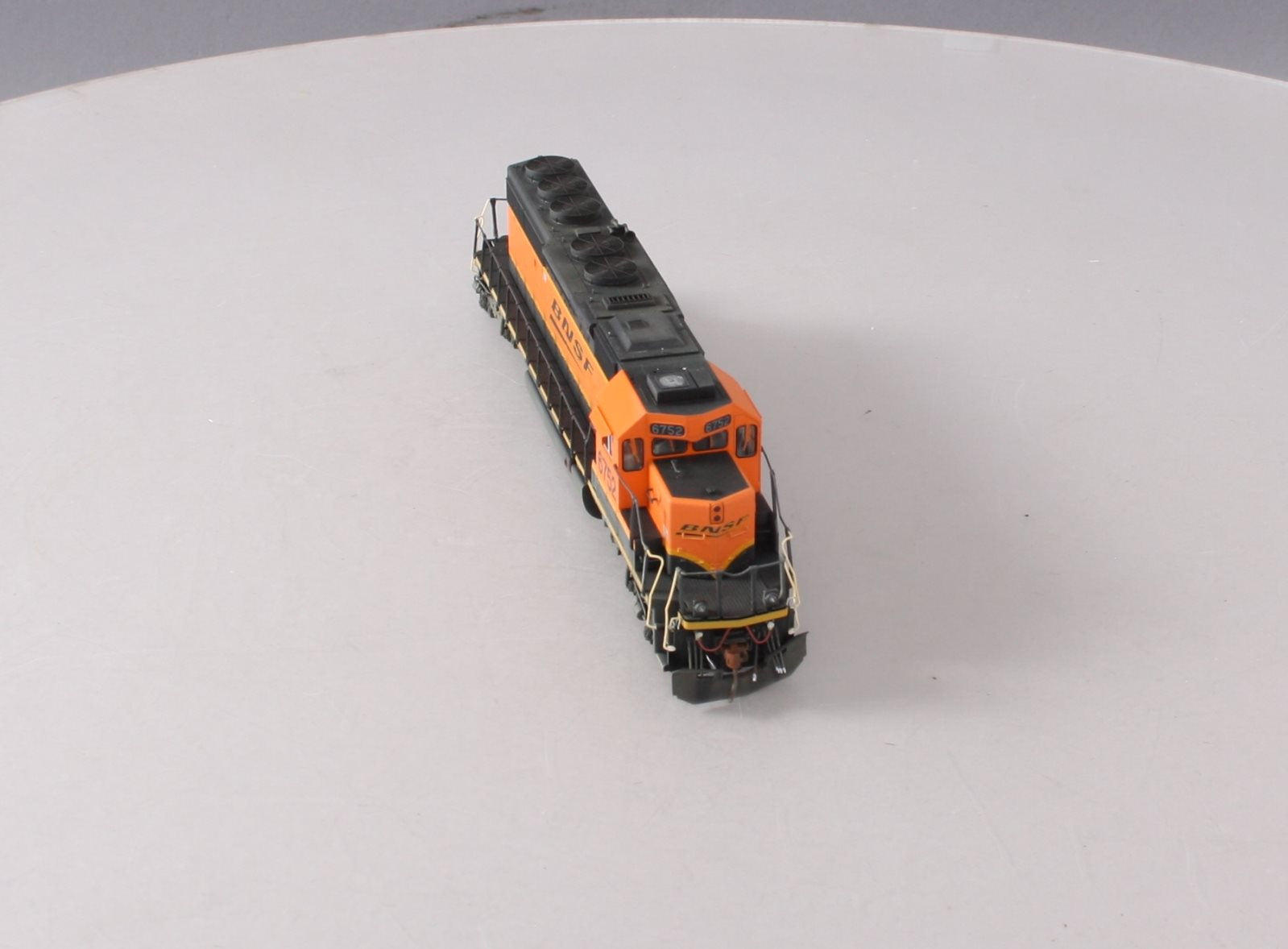 Kato 37-6614 HO BNSF Swoosh Logo SD40-2 Diesel Locomotive #6752 LN/Box