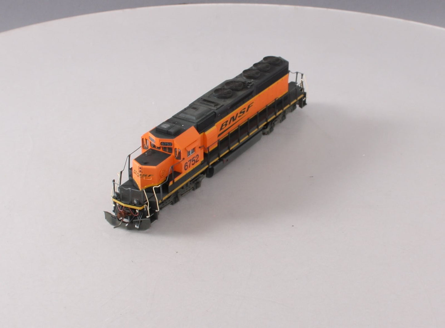 Kato 37-6614 HO BNSF Swoosh Logo SD40-2 Diesel Locomotive #6752 LN/Box