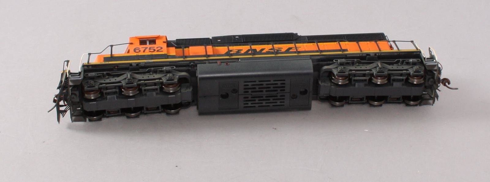 Kato 37-6614 HO BNSF Swoosh Logo SD40-2 Diesel Locomotive #6752 LN/Box