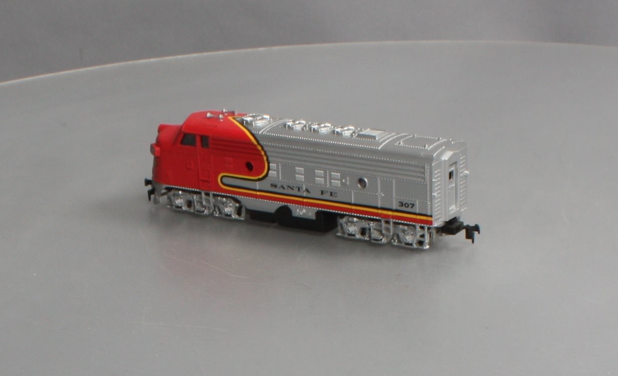 Bachmann 61502 HO Santa Fe F9 Powered Diesel Locomotive #307 LN
