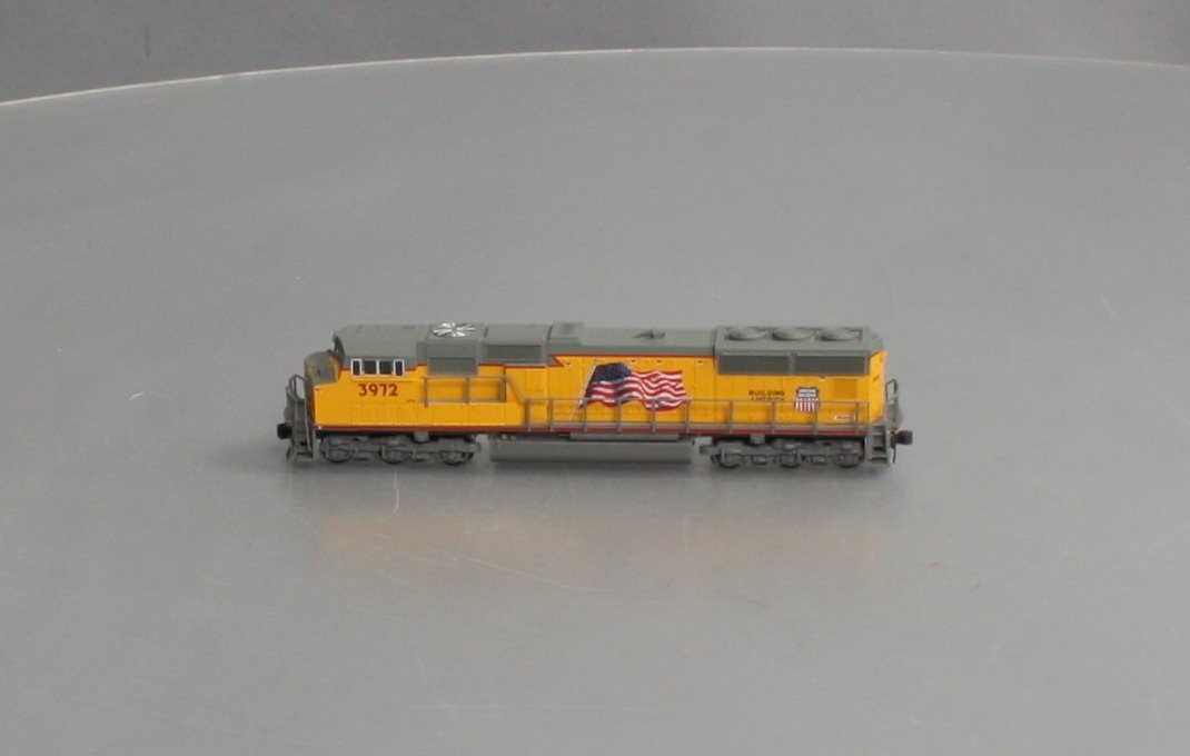 Kato 176-7504 N Scale Union Pacific SD70M Diesel Locomotive #3972 LN/Box
