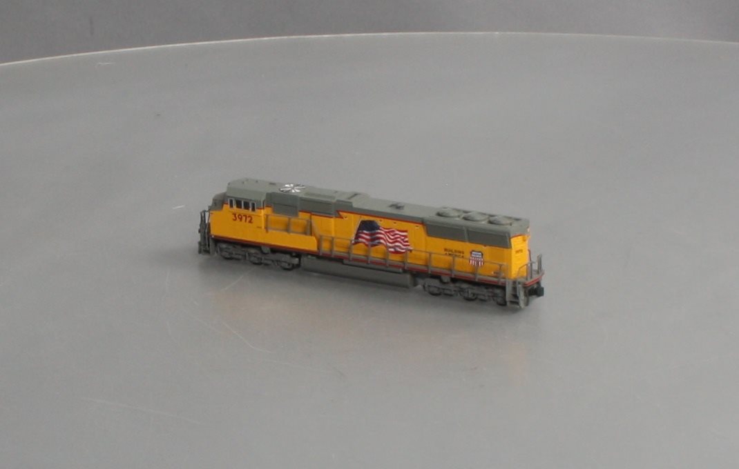 Kato 176-7504 N Scale Union Pacific SD70M Diesel Locomotive #3972 LN/Box
