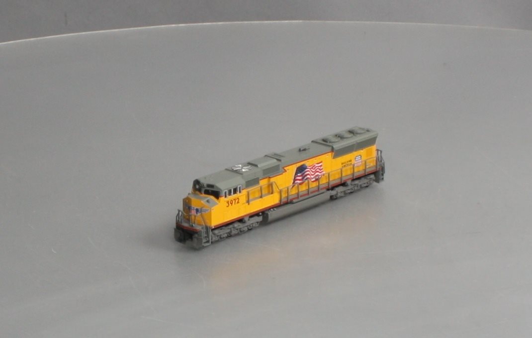 Kato 176-7504 N Scale Union Pacific SD70M Diesel Locomotive #3972 LN/Box
