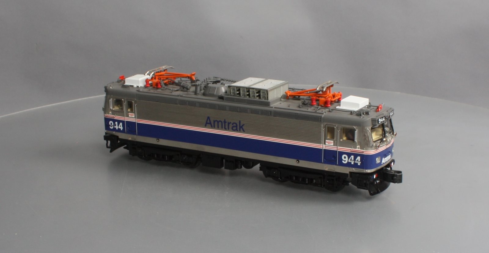 MTH 20-5622-3 Amtrak AEM-7 Non-Powered Electric Locomotive #944 LN/Box