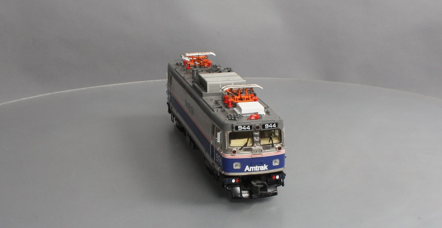MTH 20-5622-3 Amtrak AEM-7 Non-Powered Electric Locomotive #944 LN/Box