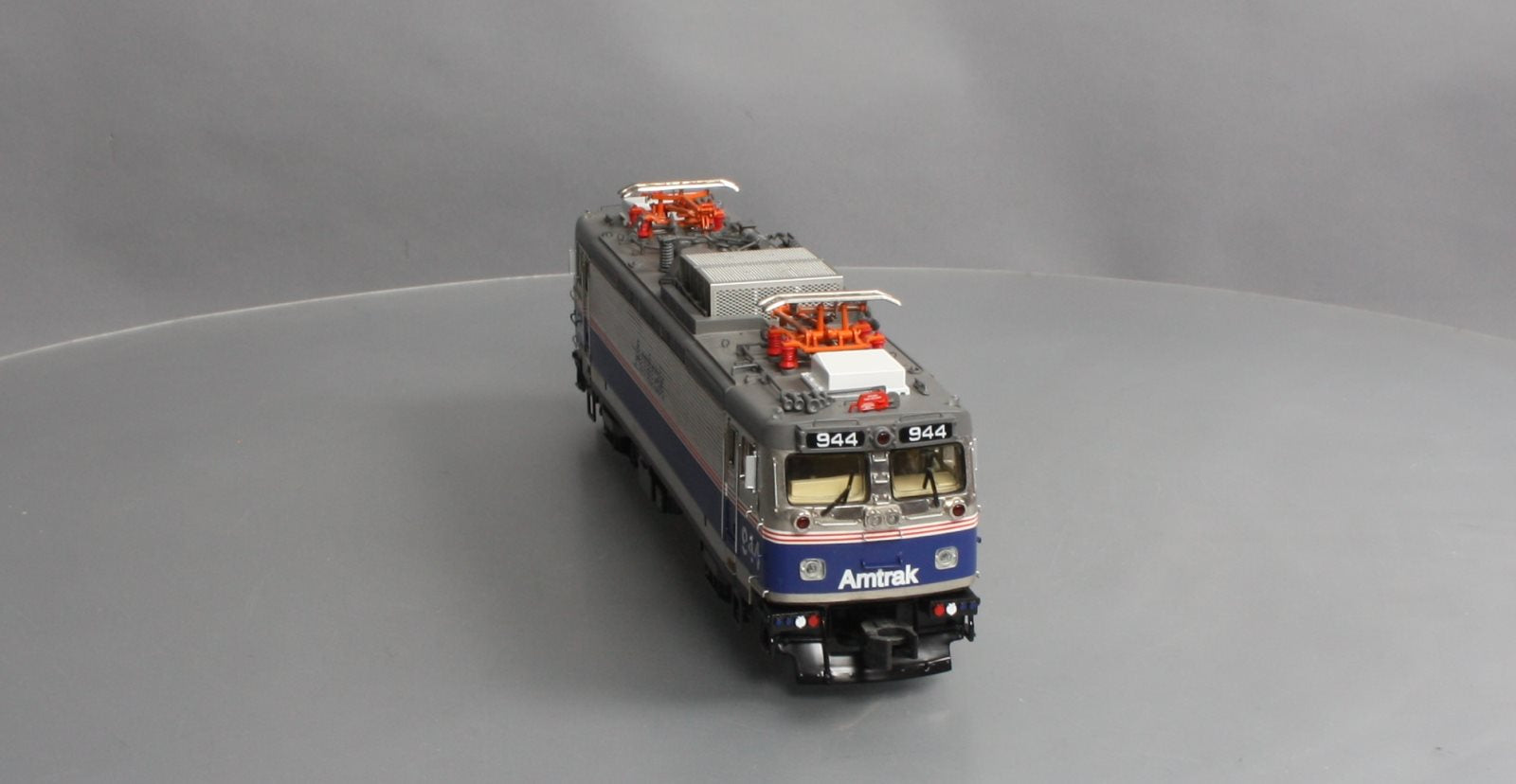 MTH 20-5622-3 Amtrak AEM-7 Non-Powered Electric Locomotive #944 LN/Box