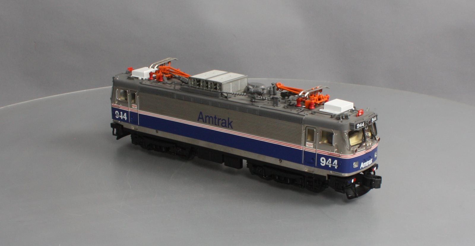 MTH 20-5622-3 Amtrak AEM-7 Non-Powered Electric Locomotive #944 LN/Box