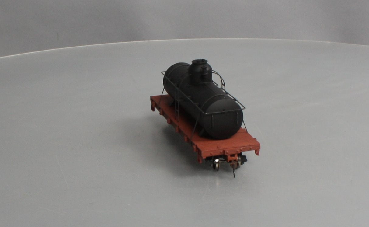 Bachmann 27199 On30 Black Painted & Unlettered Tank Car w/Flat Frame
