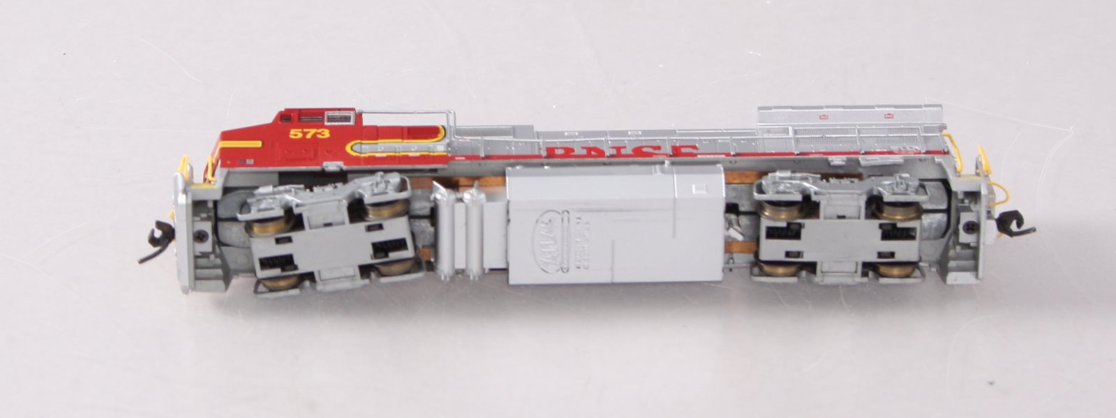 Atlas 48806 N Scale BNSF Dash 8-40BW Diesel Locomotive #573