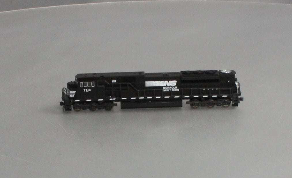 Kato 176-5506 N Scale Norfolk Southern SD-80 MAC Diesel Locomotive #7213