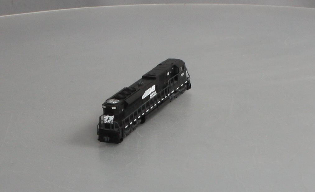 Kato 176-5506 N Scale Norfolk Southern SD-80 MAC Diesel Locomotive #7213