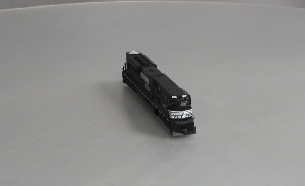 Kato 176-5506 N Scale Norfolk Southern SD-80 MAC Diesel Locomotive #7213
