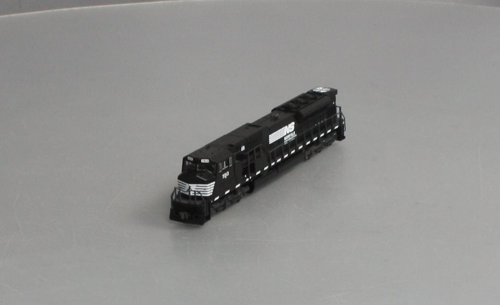 Kato 176-5506 N Scale Norfolk Southern SD-80 MAC Diesel Locomotive #7213