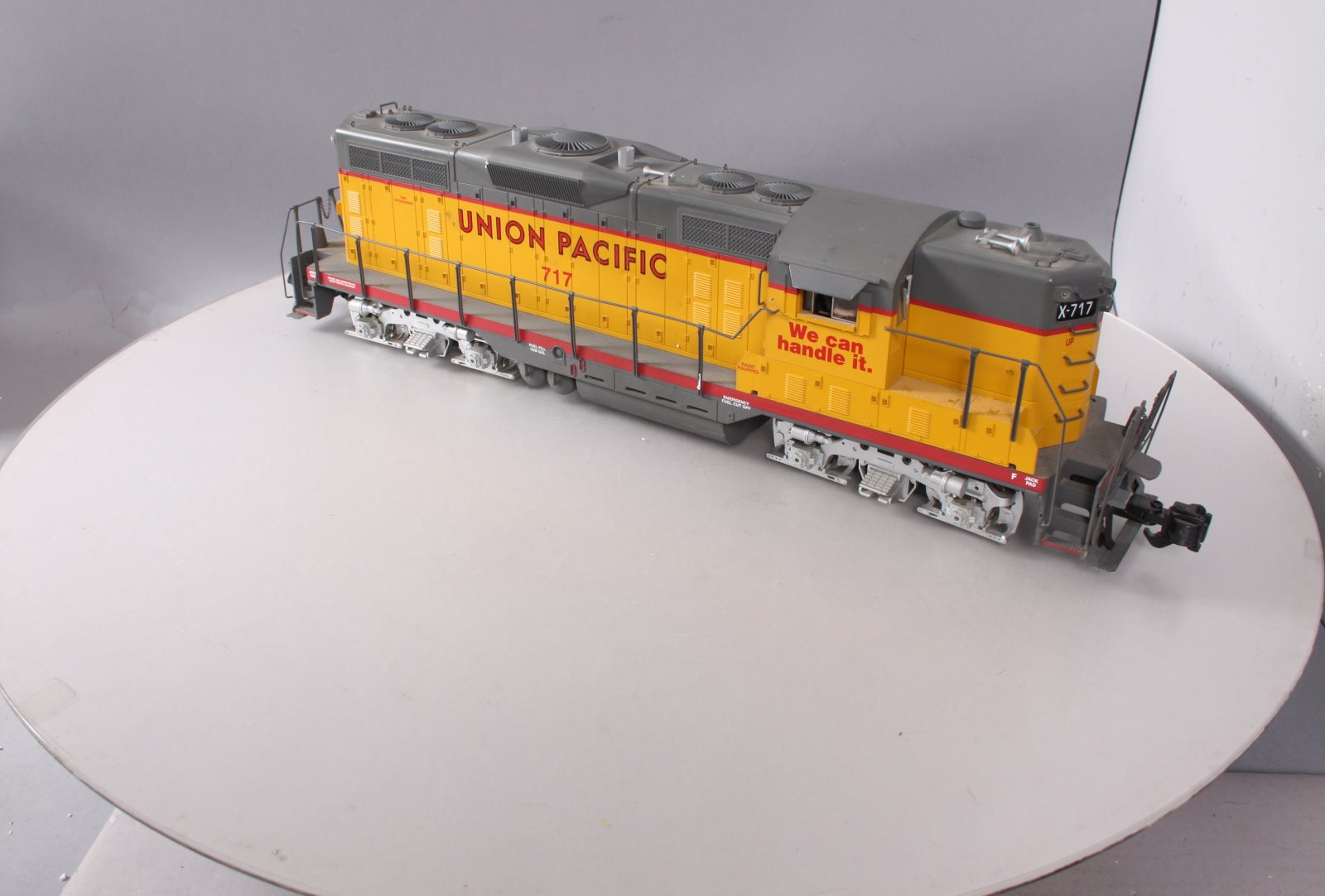 USA Trains R22106 G Union Pacific GP-9 Diesel Locomotive #717 – Trainz