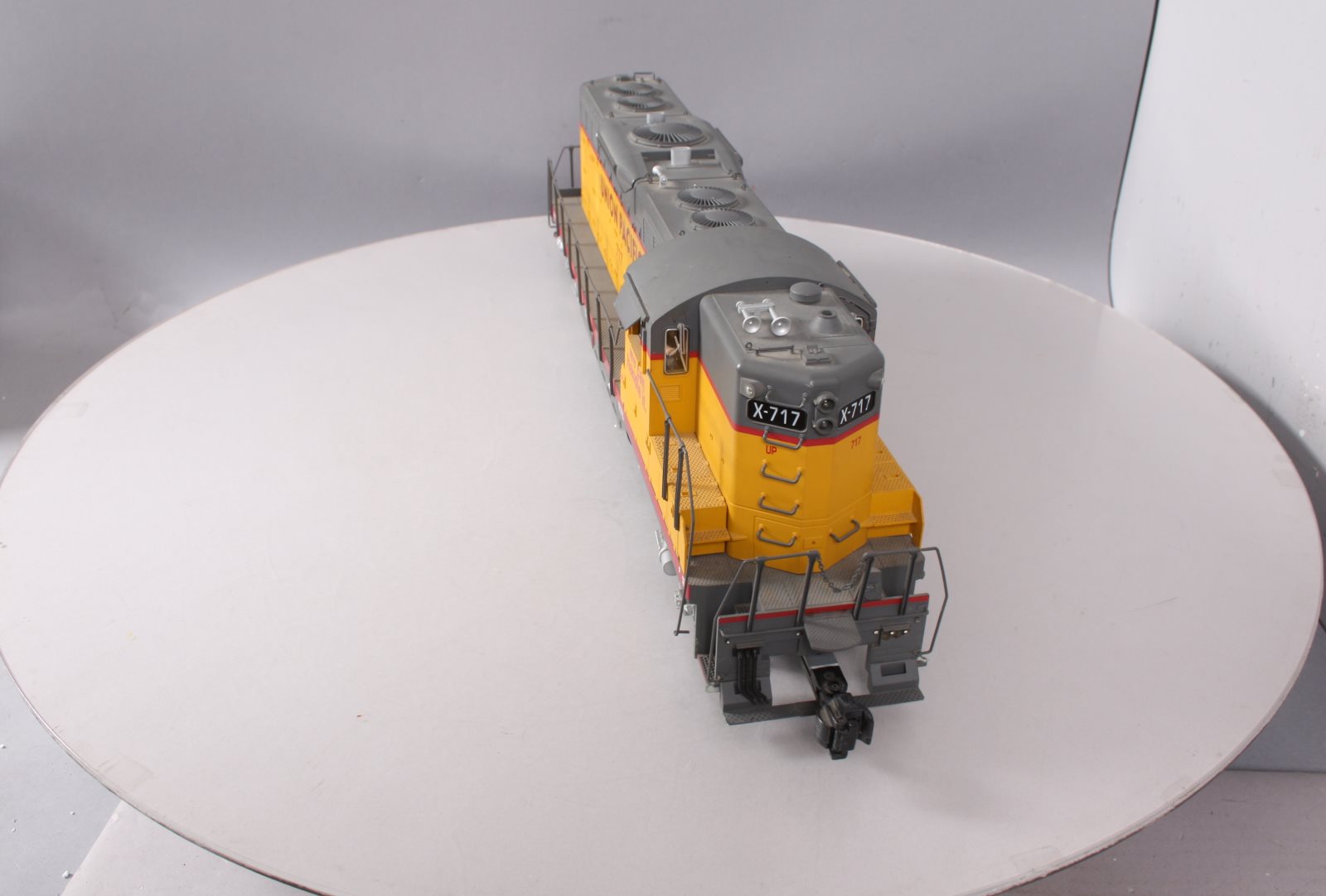 HO Scale RARE Athearn Union Pacific GP 9 UN POWERED Diesel #130 HO Scale RARE Athearn Union Pacific GP 9 UN POWERED Diesel #130