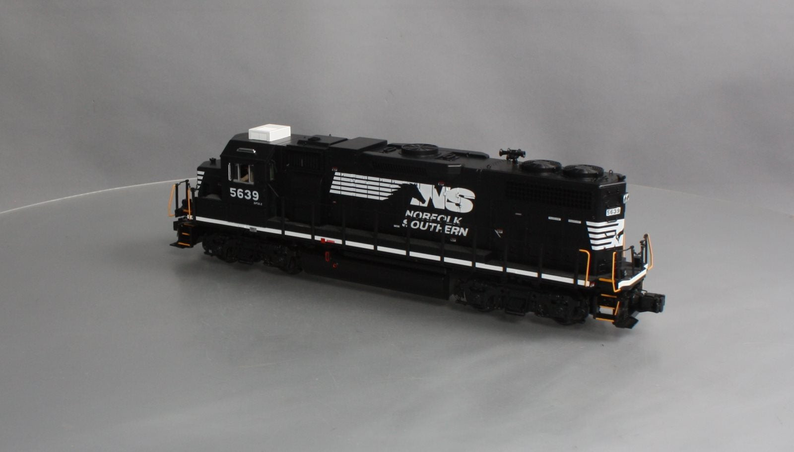 MTH 20-21222-1 Norfolk Southern GP38-2 Diesel Locomotive #5639 w PS3