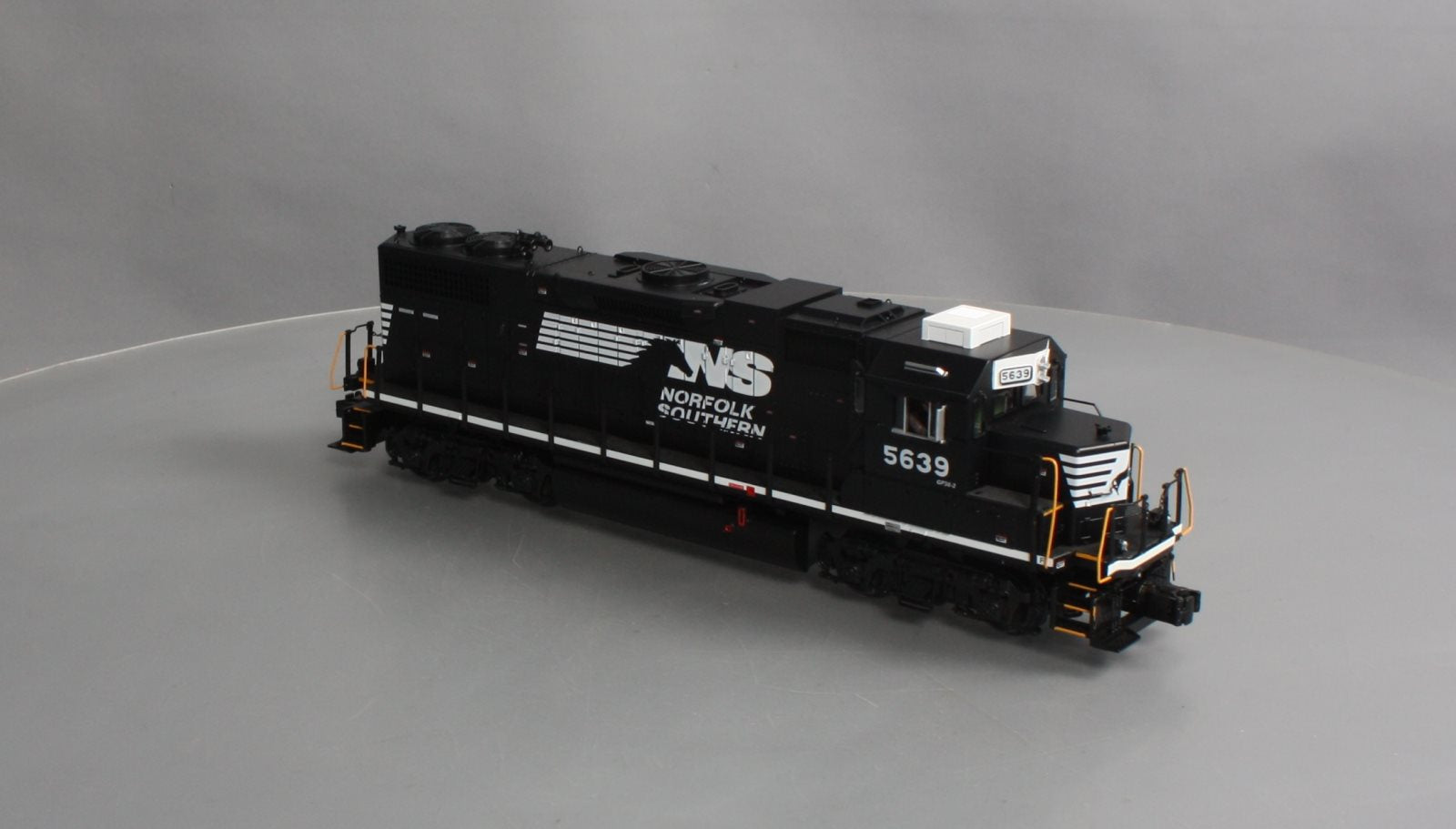 MTH 20-21222-1 Norfolk Southern GP38-2 Diesel Locomotive #5639 w PS3