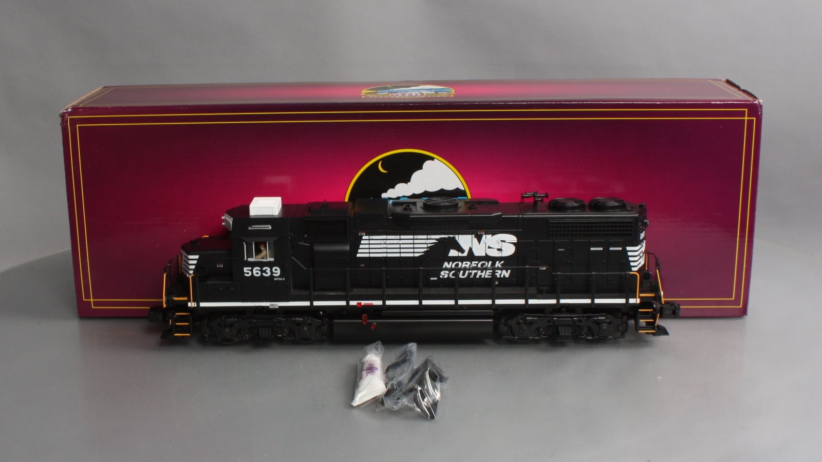 MTH 20-21222-1 Norfolk Southern GP38-2 Diesel Locomotive #5639 w PS3
