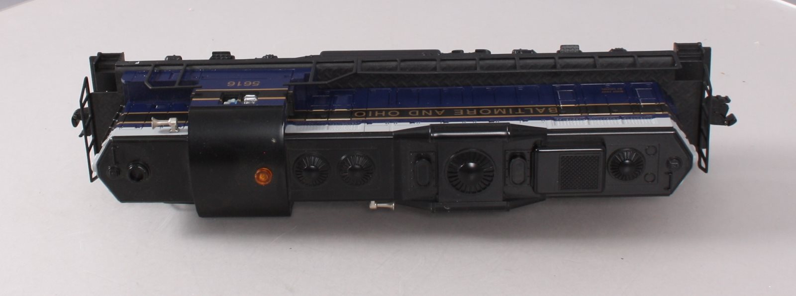 Lionel 6-18879 O Gauge Baltimore & Ohio GP-9 Powered Diesel Locomotive #5616 LN/Box