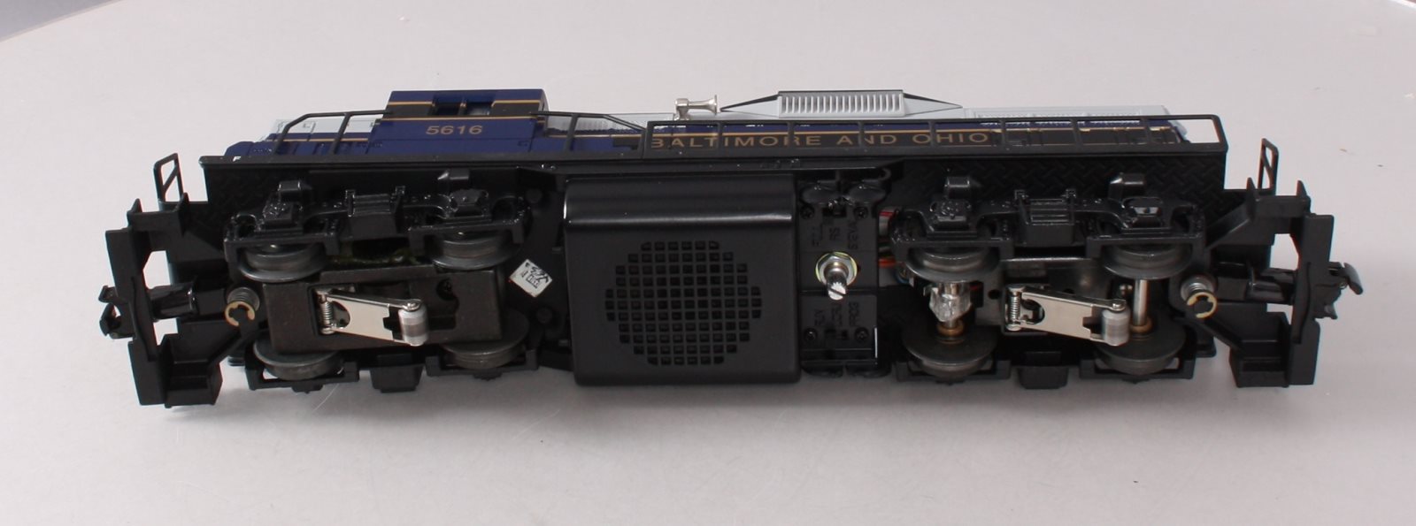 Lionel 6-18879 O Gauge Baltimore & Ohio GP-9 Powered Diesel